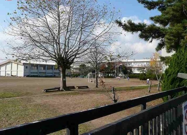 小学校　神栖市立軽野東小学校（小学校）まで600m