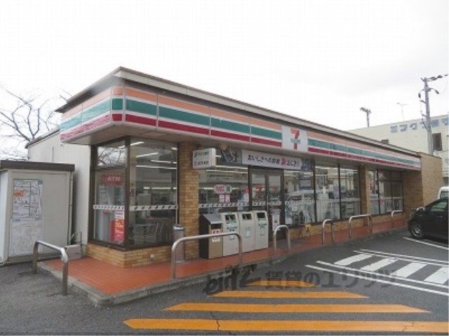 コンビニ　セブンイレブン水口綾野店（コンビニ）まで800m