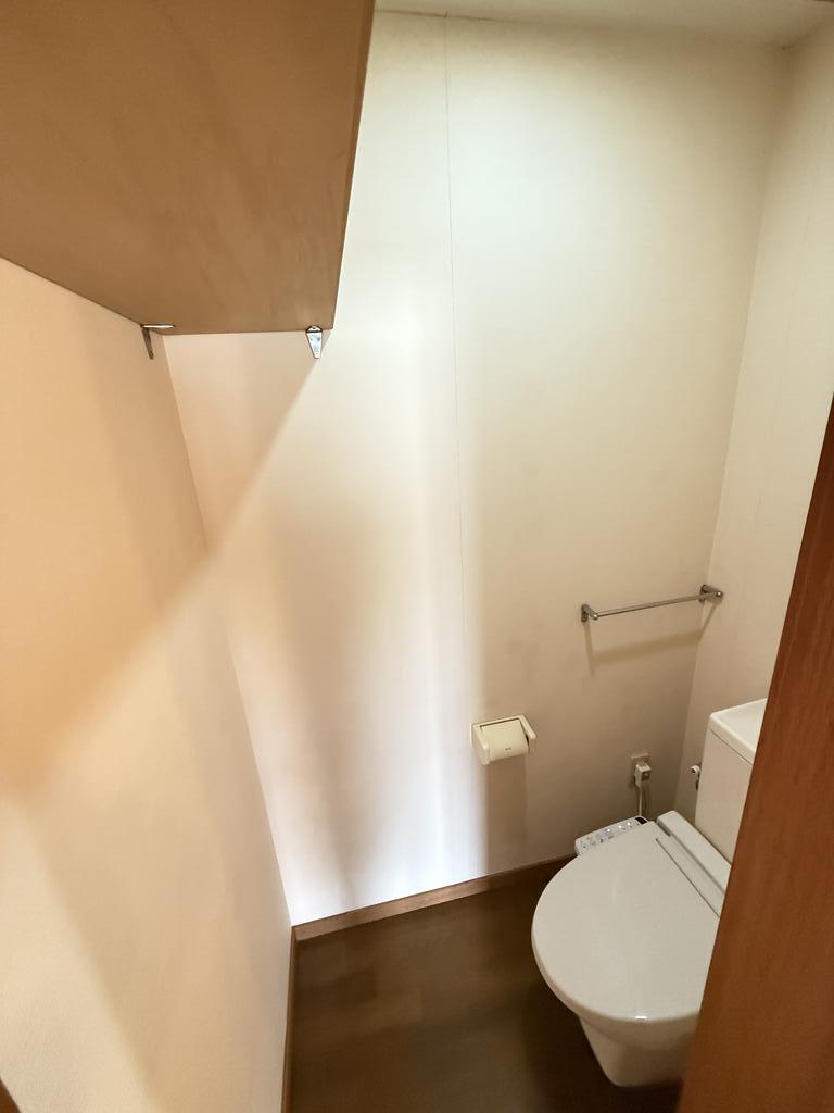 トイレ　温水洗浄便座付！