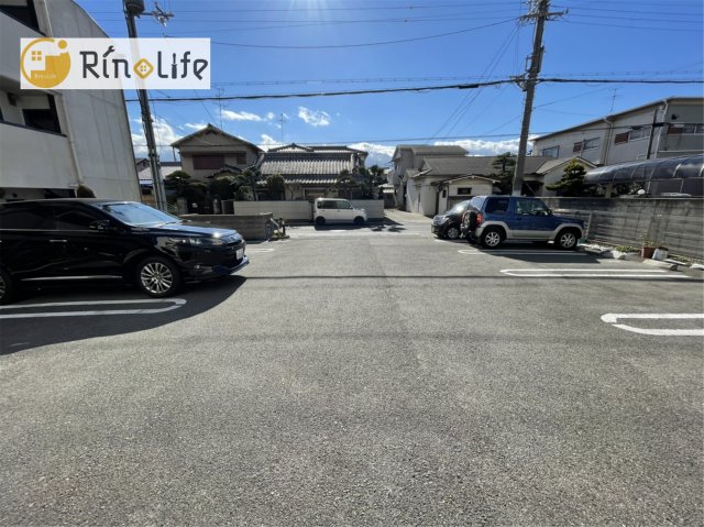 【堺市東区北野田のマンションの駐車場】