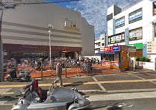 【堺市東区北野田のマンションのドラックストア】