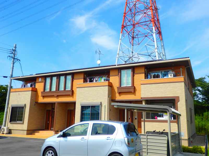 【三重郡朝日町大字縄生のアパートの建物外観】