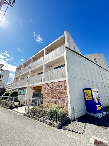 【大阪市東淀川区東淡路のマンションの建物外観】