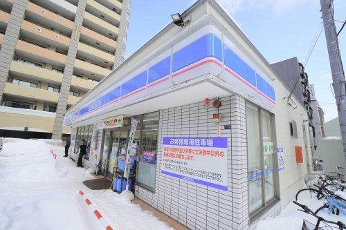 【札幌市豊平区豊平三条のマンションのコンビニ】