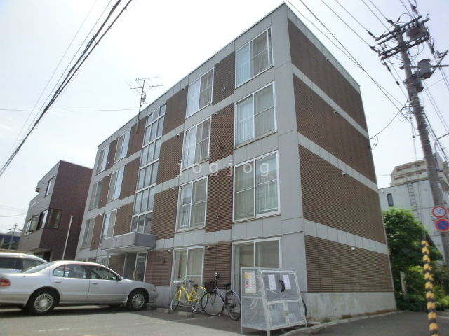 札幌市豊平区豊平五条のマンションの建物外観