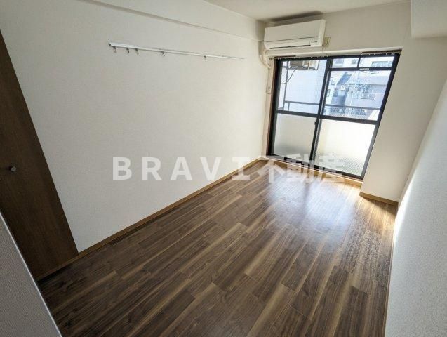 居室・リビング　【エミグラント・N】陽当たり良好なお部屋