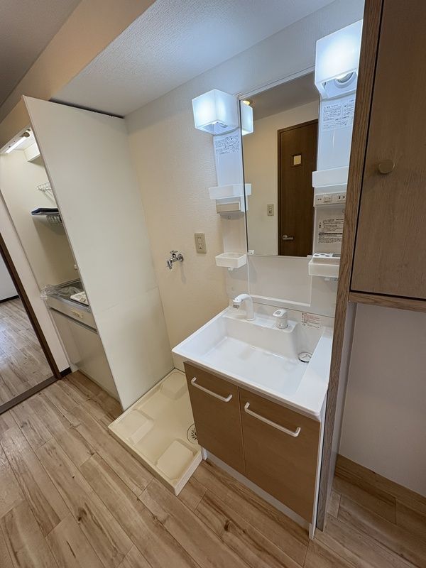 洗面設備　【エミグラント・N】洗面所です