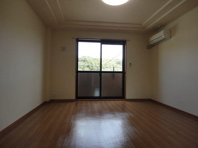 居室・リビング　洋室(エアコン・照明)