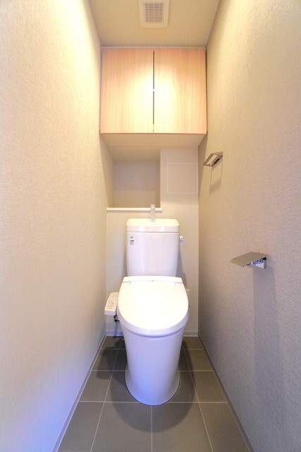 トイレ　※写真は同タイプ住戸です。