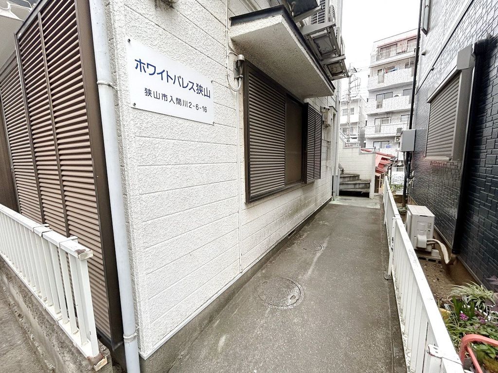 エントランス　バルコニー