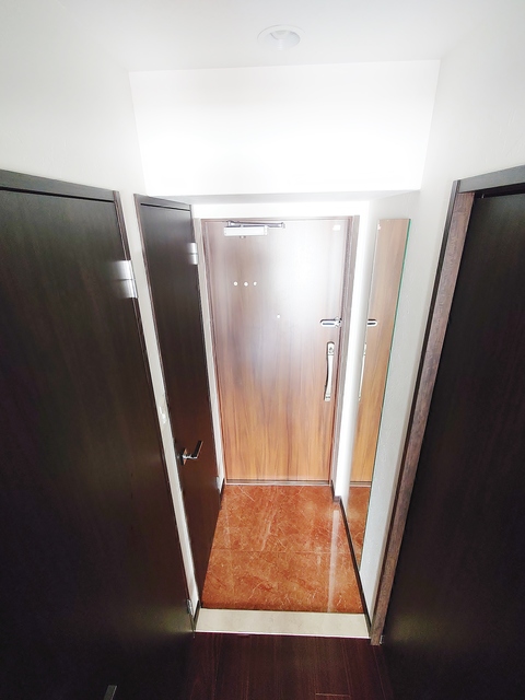 その他設備　シューズクローク付き玄関