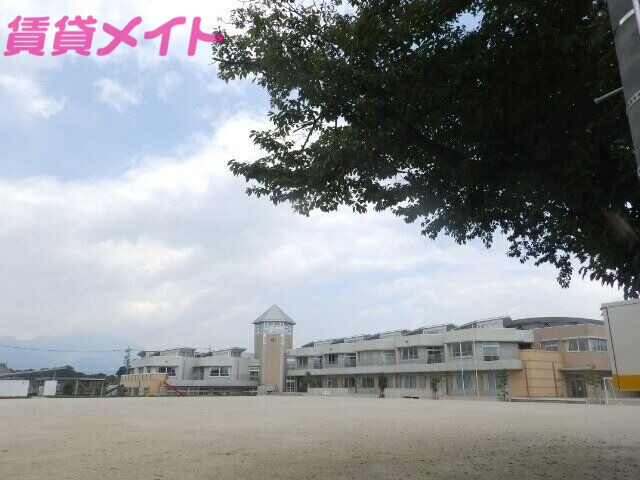 小学校　いなべ市立員弁西小学校（小学校）まで577m