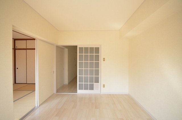 居室・リビング　別号室の写真です