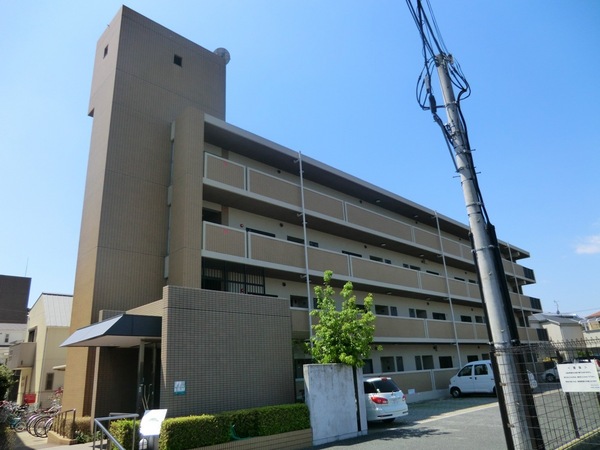 建物外観　TV付きインターホンついてます