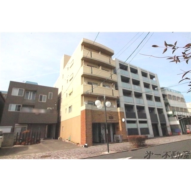 エントランス　建物外観