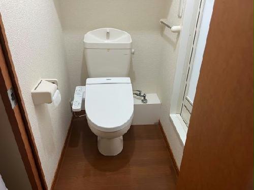 トイレ　温水洗浄便座付きトイレ