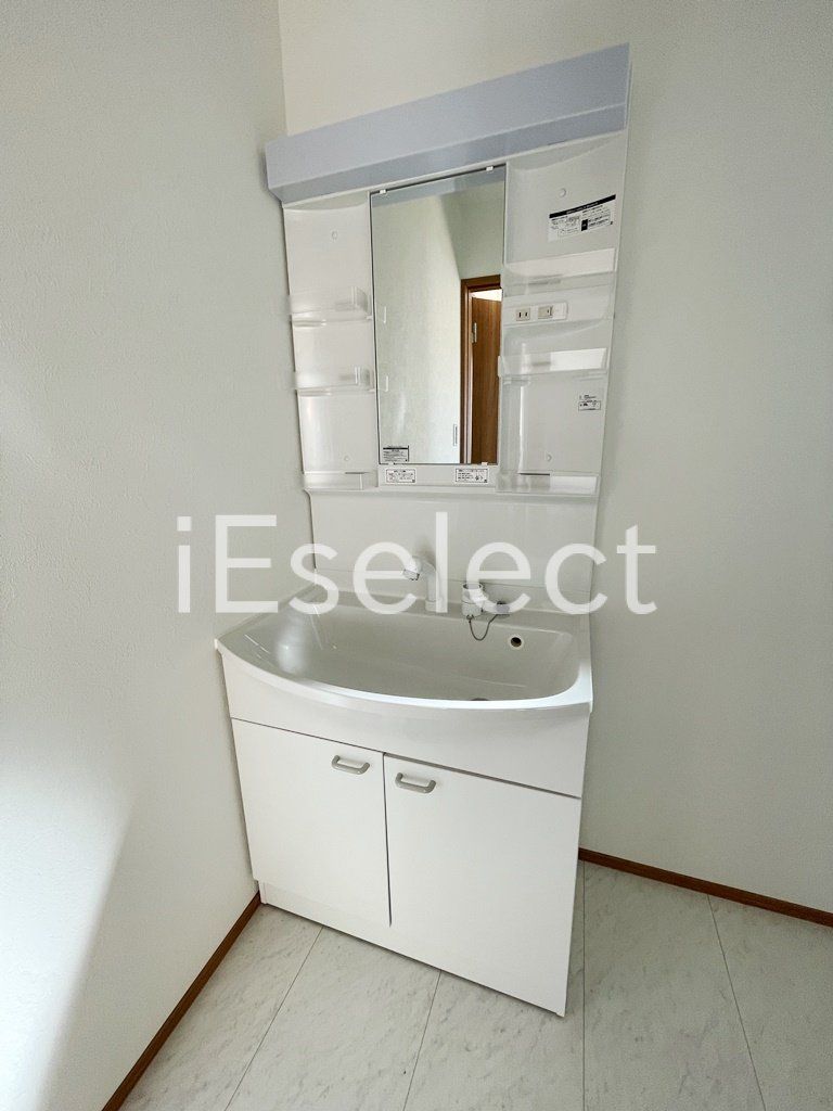 洗面設備　朝の忙しい時間に便利な洗髪化粧台！