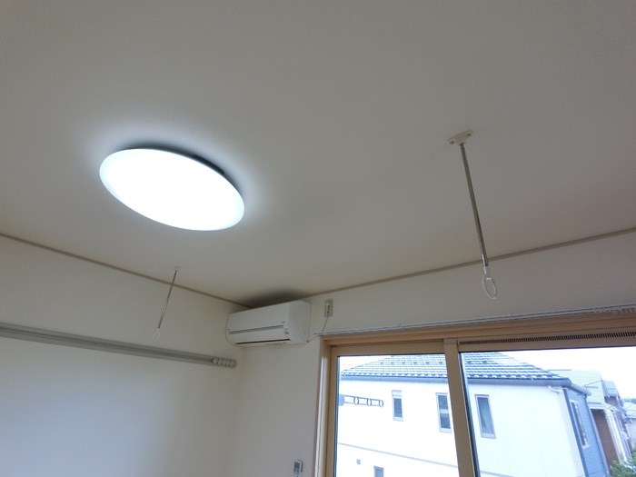 その他設備　室内物干し完備