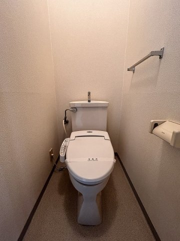 トイレ　同マンション内・別居室参考写真