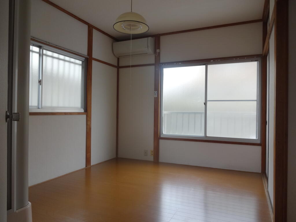 西田荘の居間写真