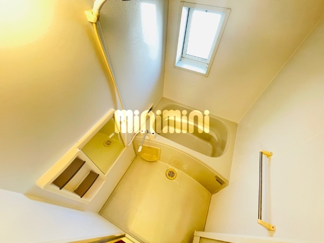 バス・シャワールーム　追い焚き付きです。