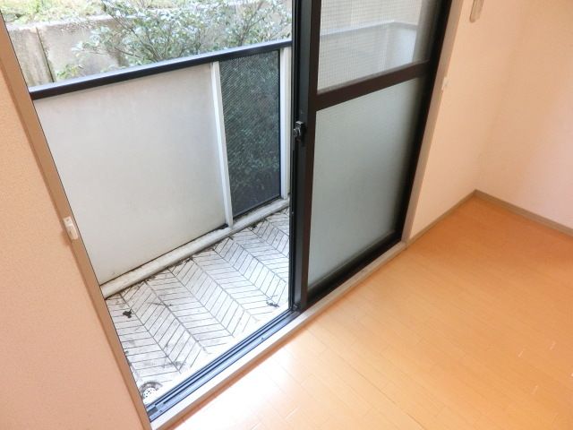 バルコニー　明るいバルコニー