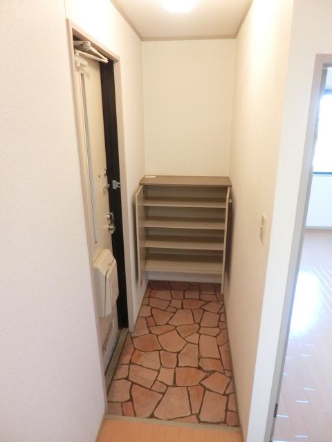 玄関　シューズボックスございます