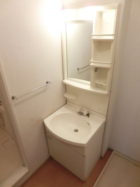 洗面設備　洗髪洗面化粧台に変更