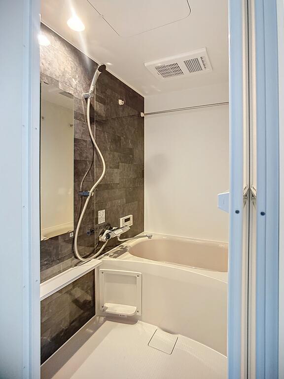 バス・シャワールーム　浴室には浴室乾燥機能が付いています！