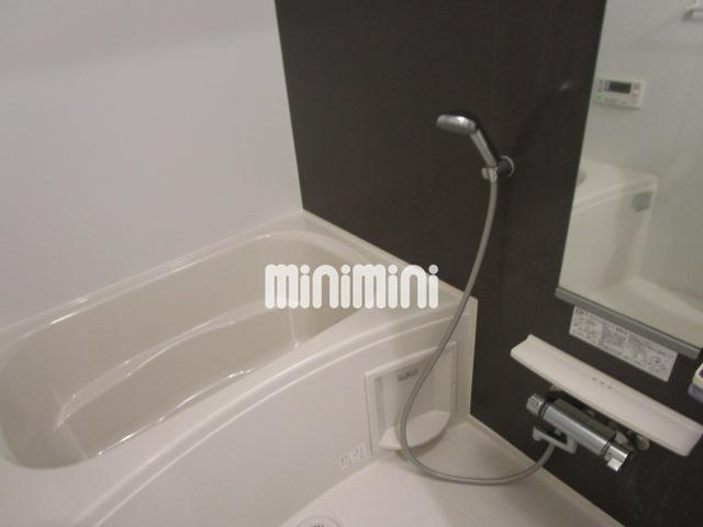 バス・シャワールーム　バスルームです