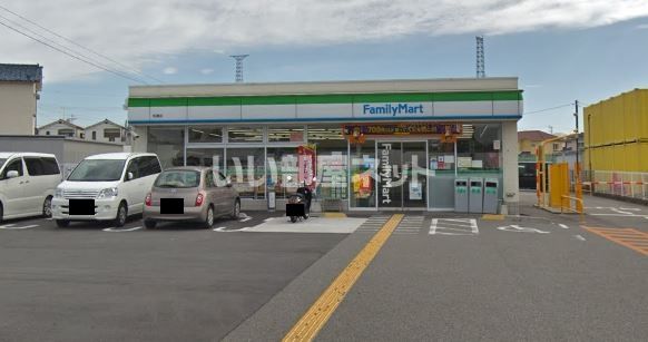 コンビニ　ファミリーマート 有瀬店（コンビニ）まで840m