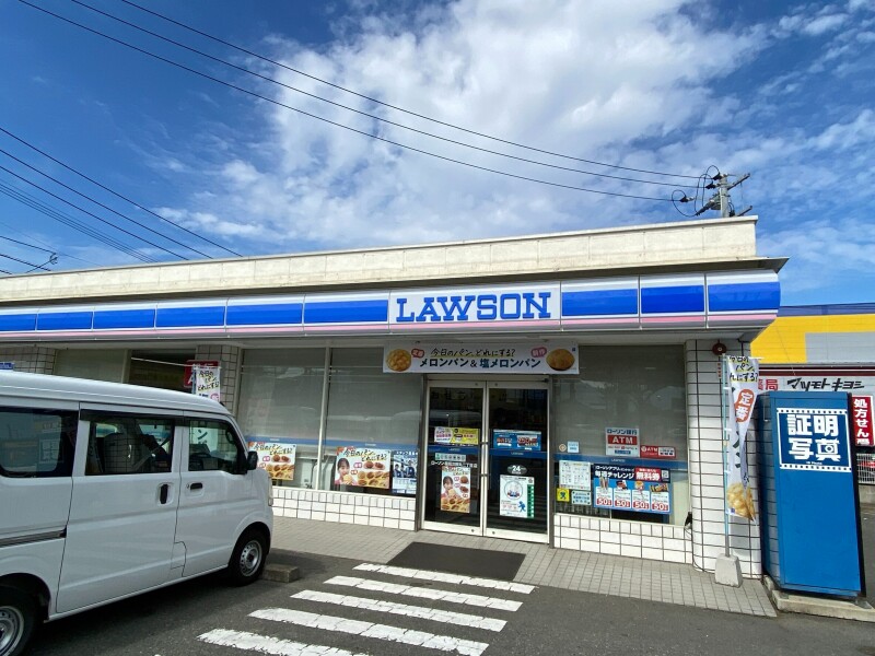 コンビニ　ローソン福岡次郎丸2丁目店（コンビニ）まで378m