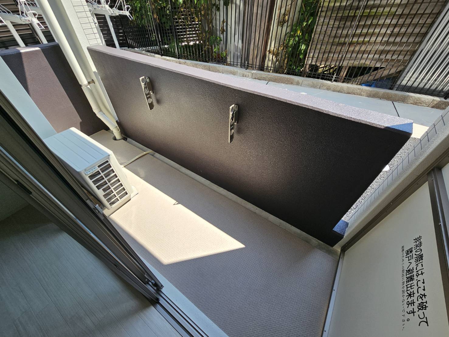 バルコニー　ゆったりめのバルコニー。