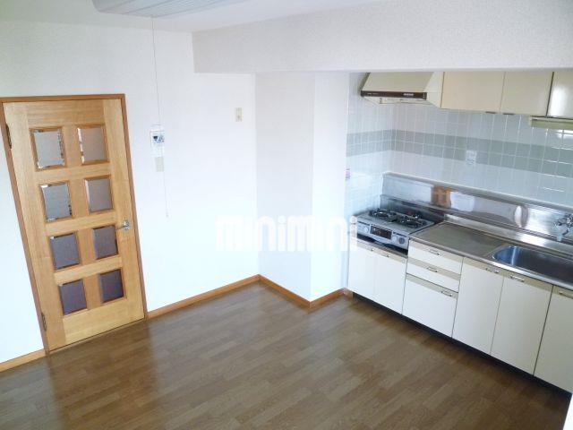 キッチン　光の差し込む明るいダイニングが自慢！