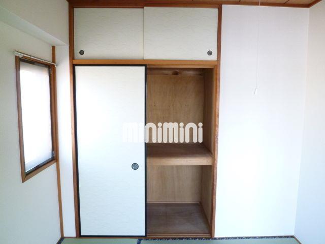 収納　天袋までばっちり収納可能な押入れ。