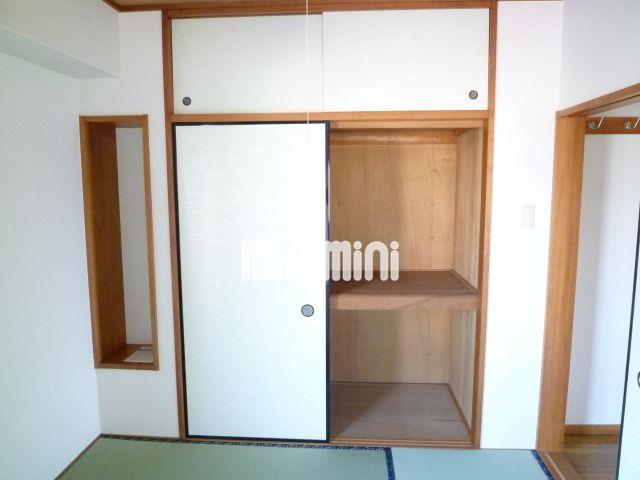 その他　こちらにもたっぷり収納。