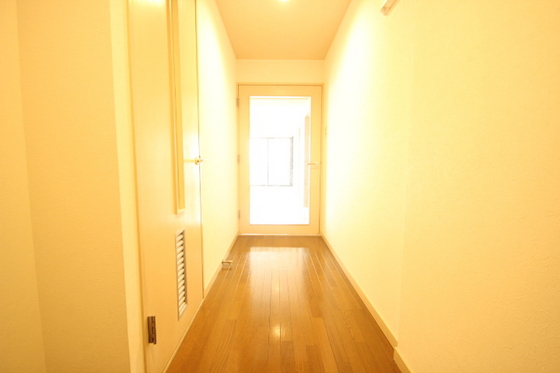 玄関　※別部屋の写真です