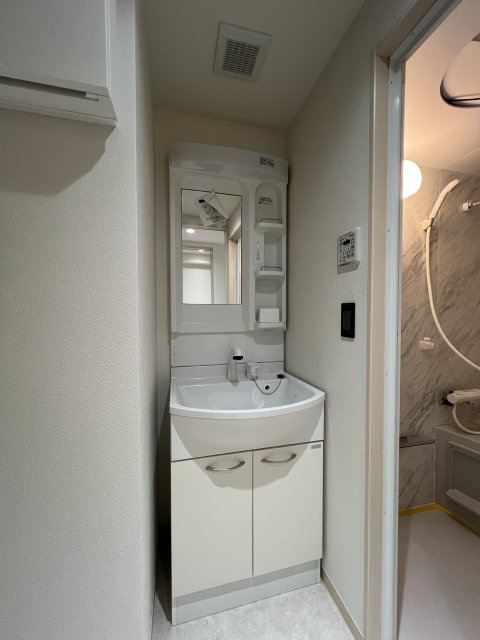 洗面設備　同物件別号室の写真です。