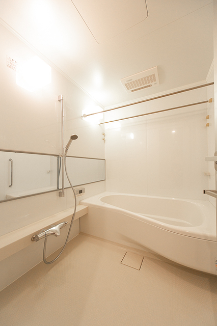 バス・シャワールーム　※写真は同タイプ住戸です。