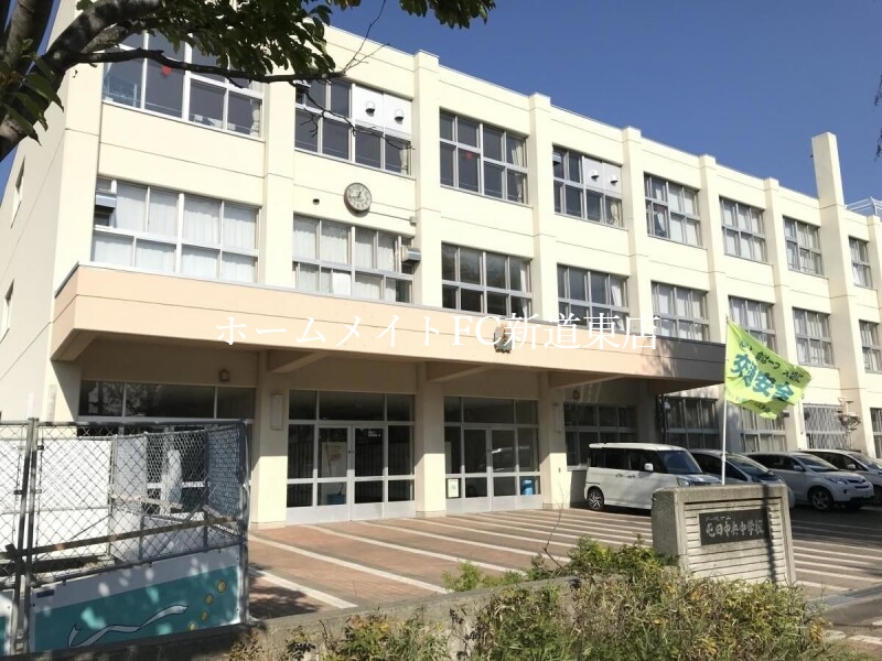 中学校　札幌市立屯田中央中学校（中学校）まで600m