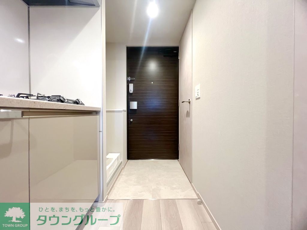 玄関　お問合せは(株)タウンハウジング東京赤坂店へ