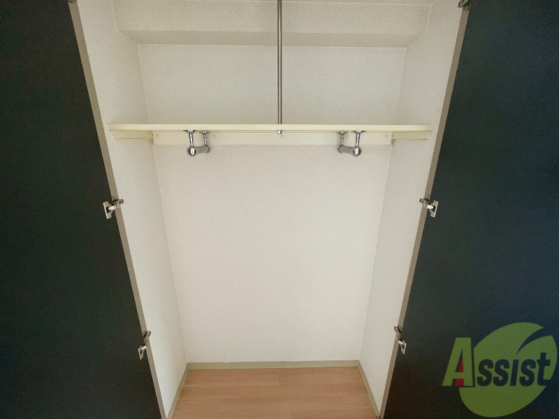 収納　寝室の収納です。部屋がすっきり片付きます。