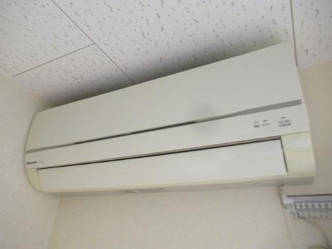 アンプルール クラージュ ウエストヒルズ　その他設備　エアコン