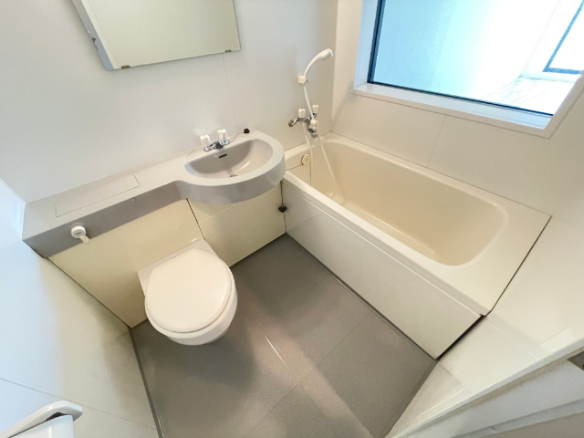 バス・シャワールーム　お部屋が見えるお洒落なお風呂