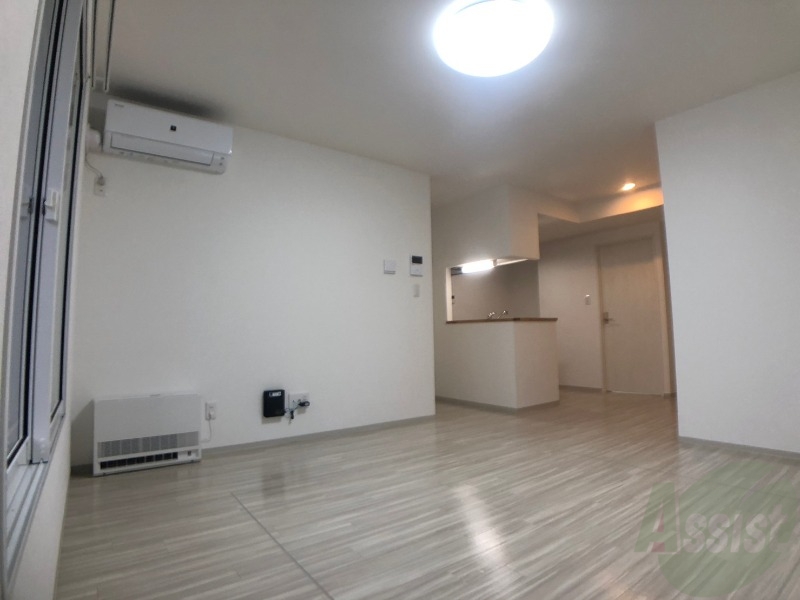 居室・リビング　広々としたリビングですね。使い勝手がよさそうですね！