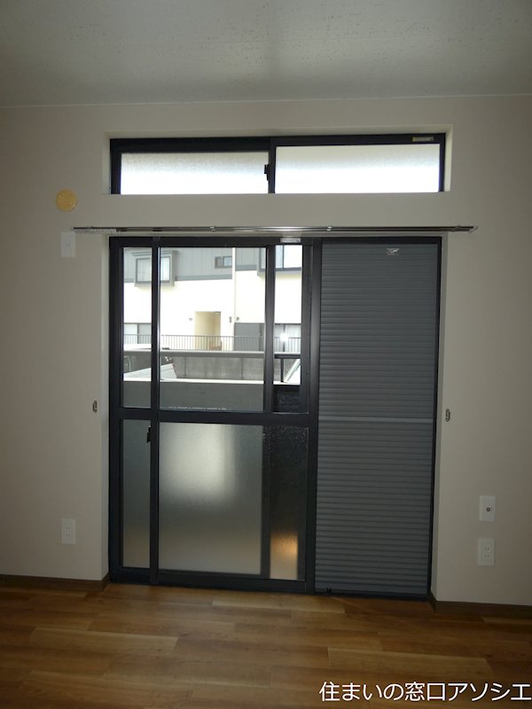 セキュリティ　雨戸