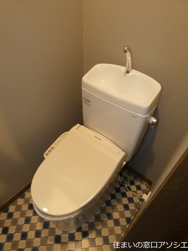 トイレ　ウォシュレット便座