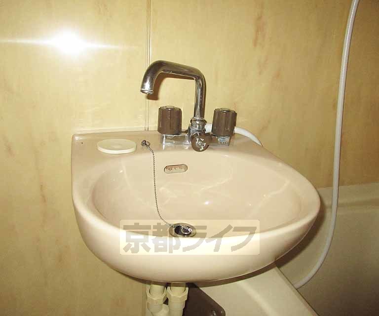 洗面設備　洗面台付いています！