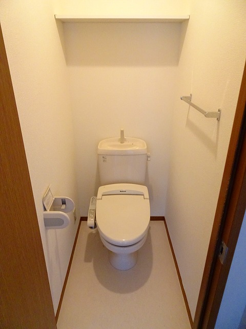 トイレ　温水洗浄暖房便座