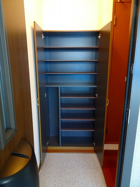 玄関　シューズボックス付き